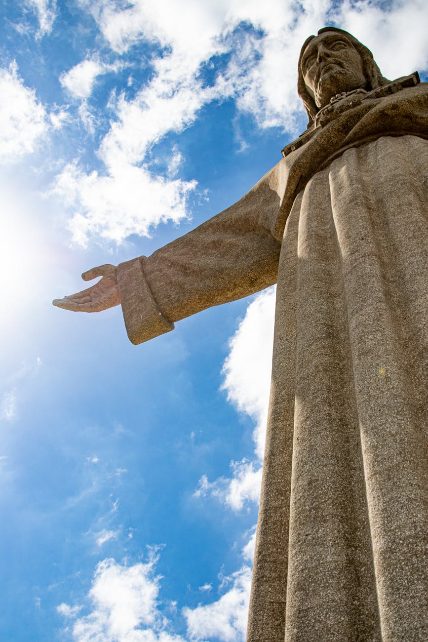 jesus christ statue